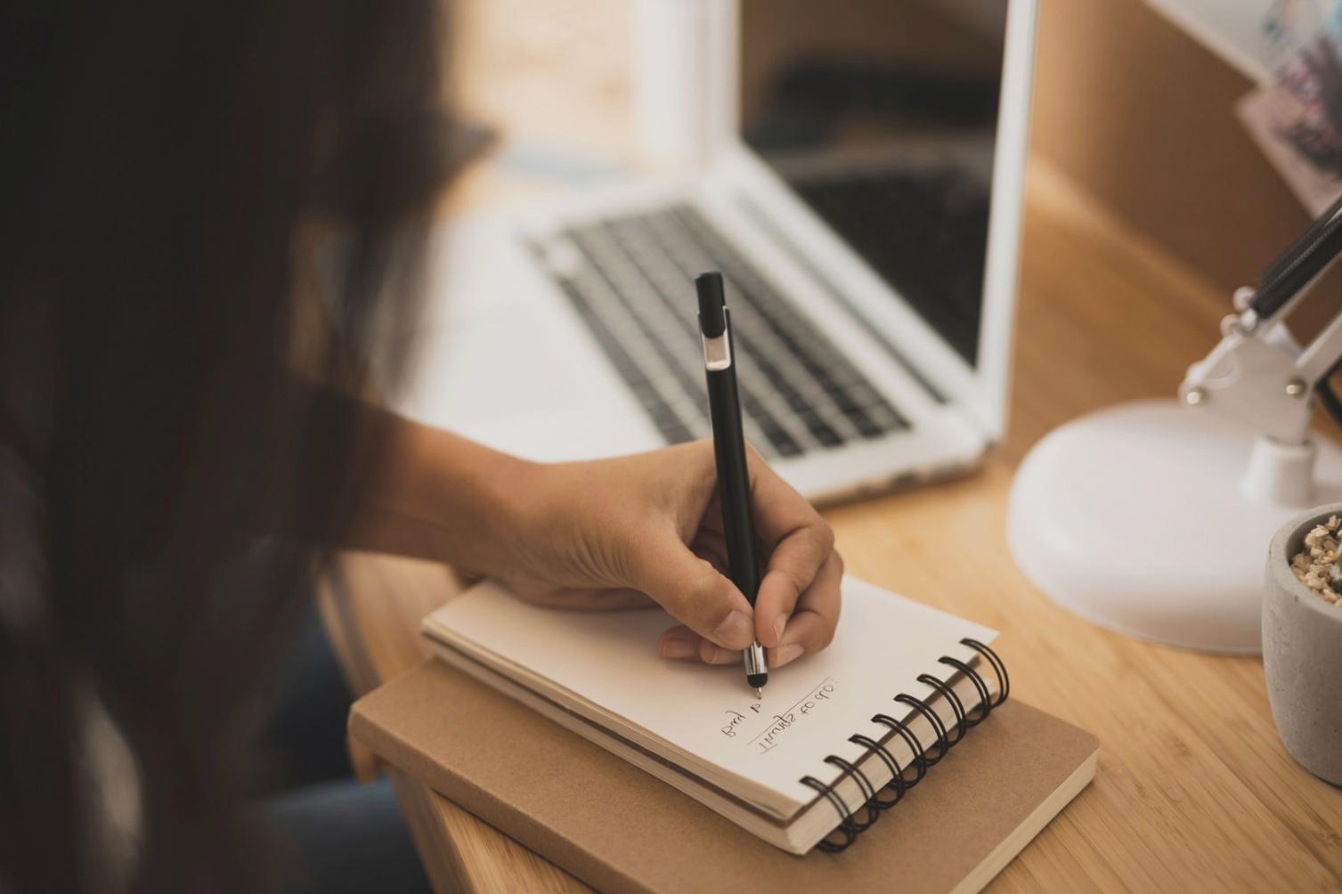 Praktická diskuze o finančním vyjednávání během webináře